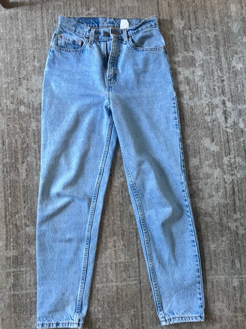 Vintage 90s Levi's 521 tapered fit tapered leg high rise mom jeans